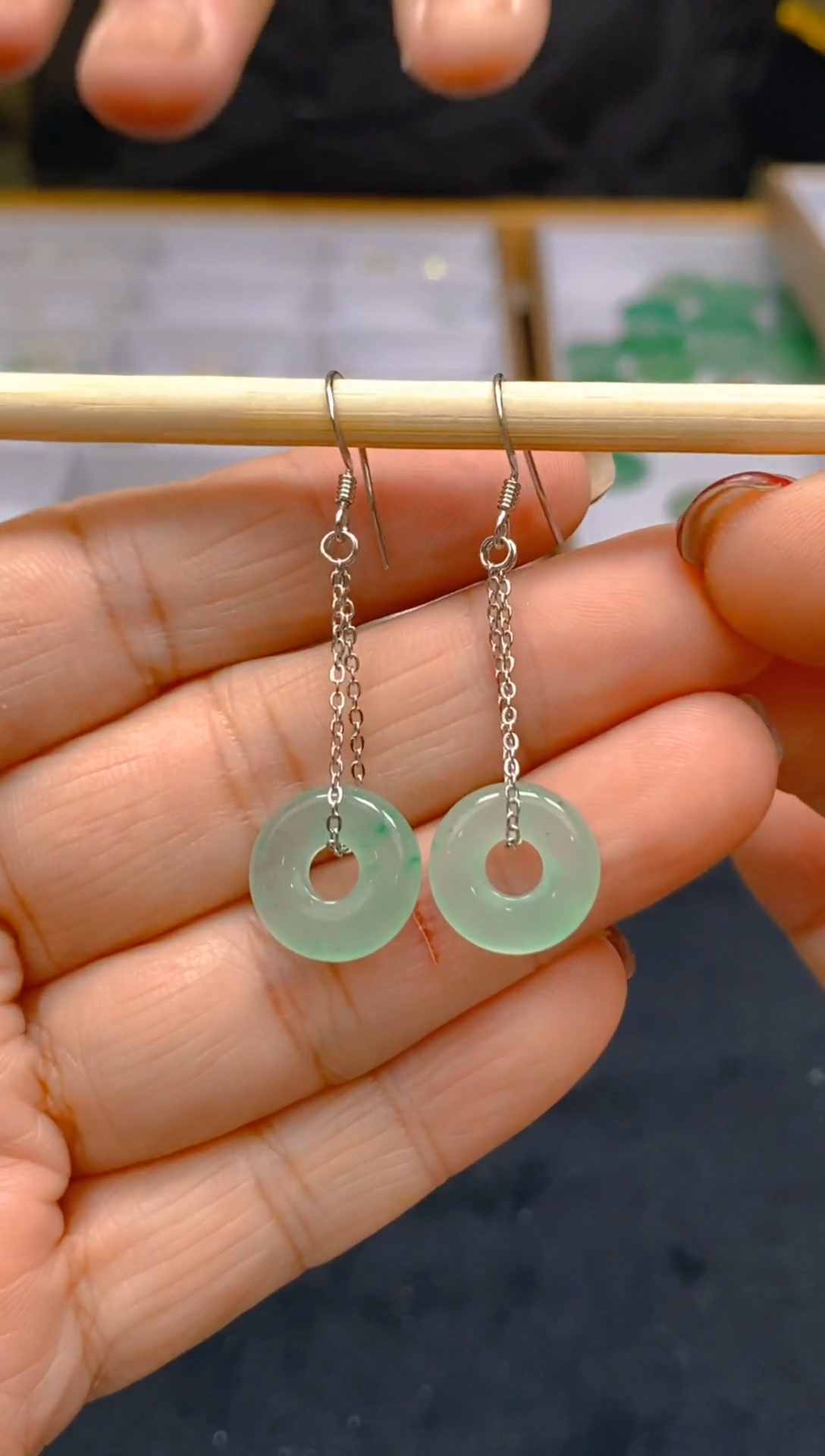 【闪购商品】石英质玉耳钉未镶嵌冰美人非洲翠，假一罚四0068