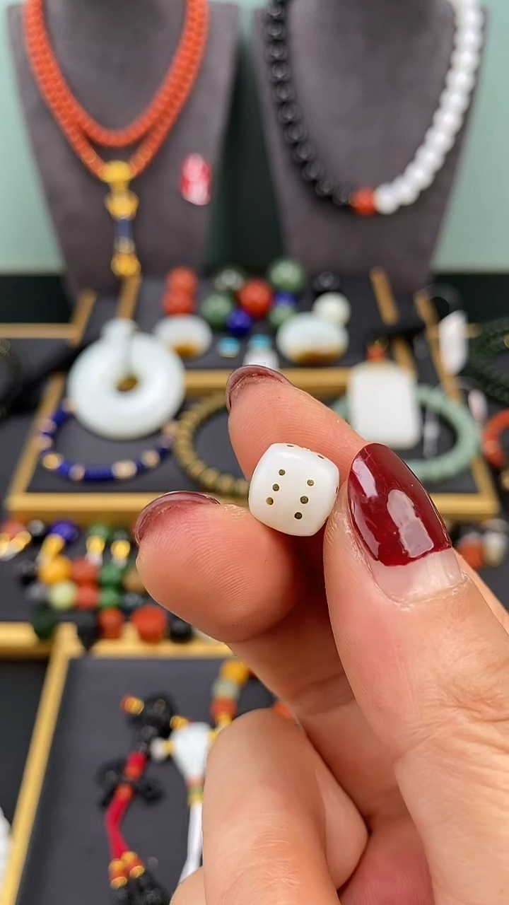 【闪购商品】和田玉-未镶嵌10mm＋白玉吉祥天母