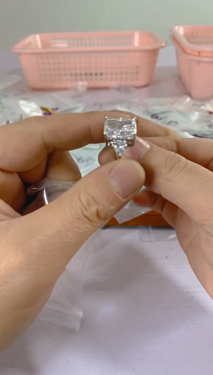 【闪购商品】水晶颈饰银S925镶嵌X216红宝，蓝宝，多样性发一件赠链