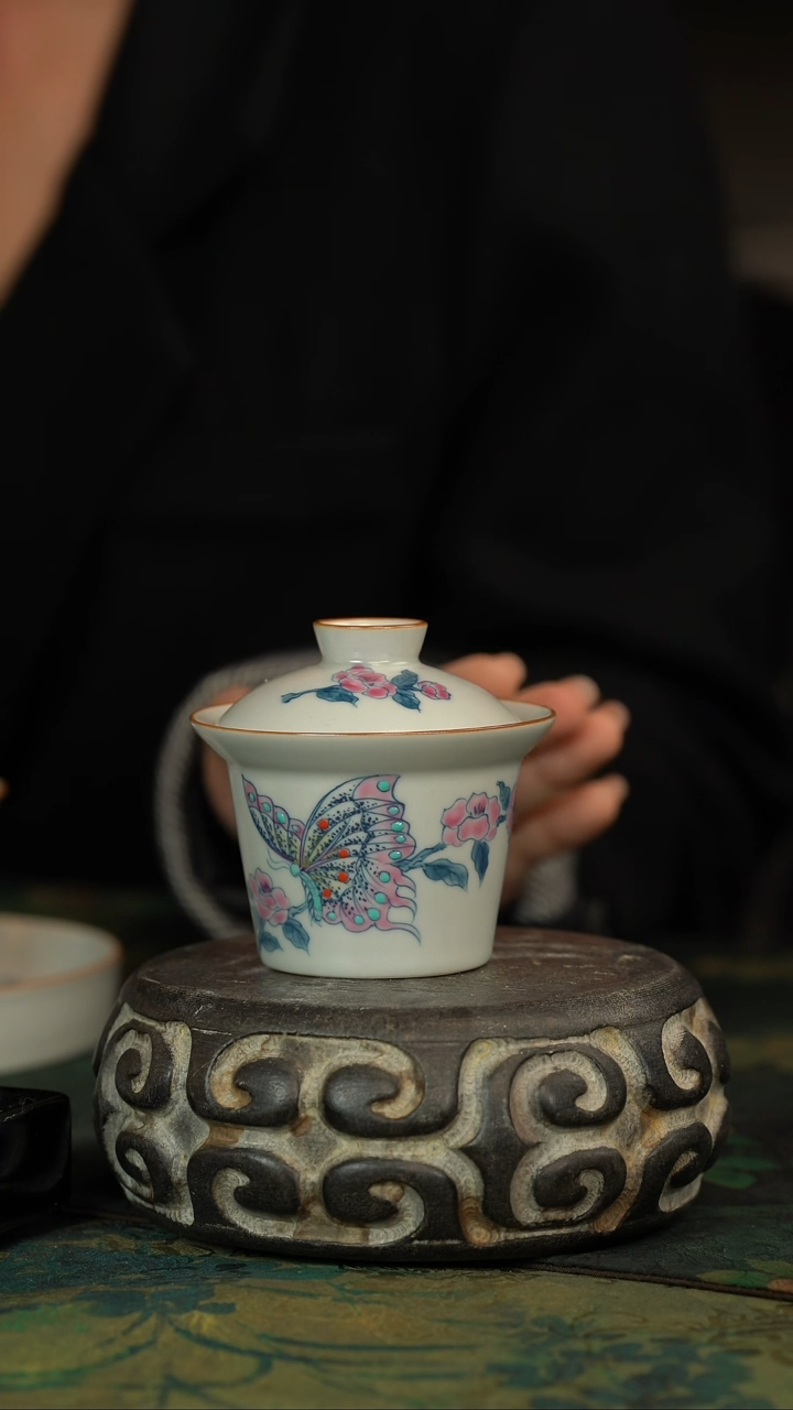 【闪购商品】瓷片初六好物分享@@蝴蝶小盖碗