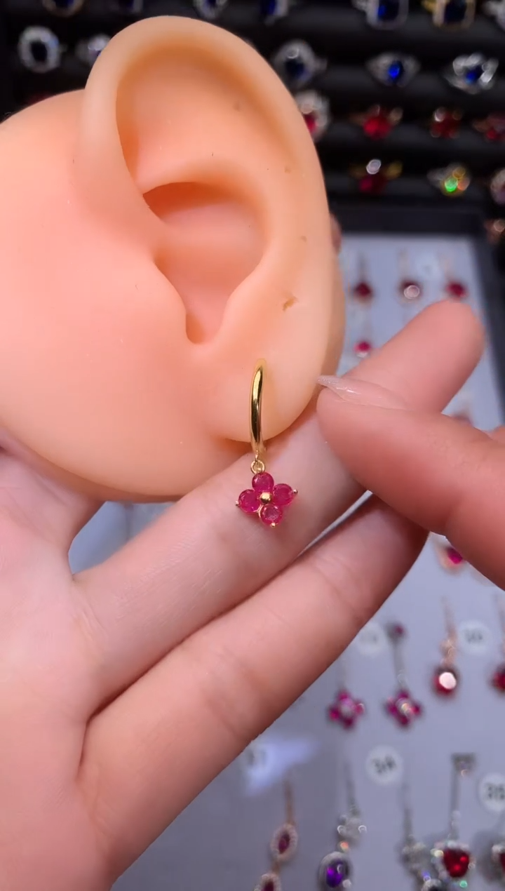 【闪购商品】红宝石耳饰银S925镶嵌金