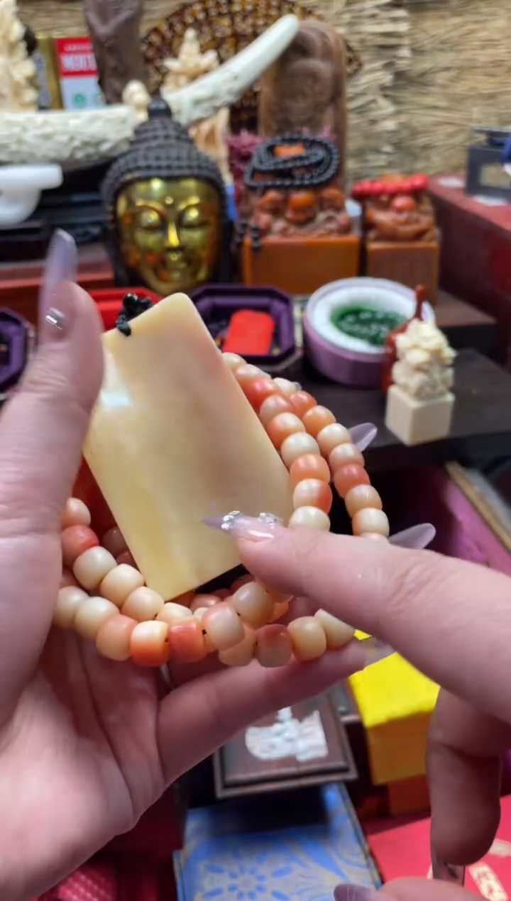 【闪购商品】一一一一一一古红吊坠