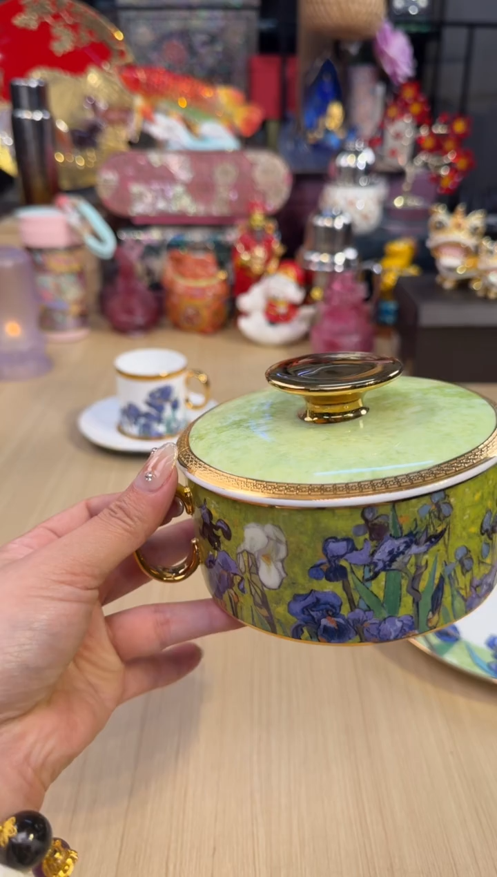 195梵高鸢尾双耳炖盅