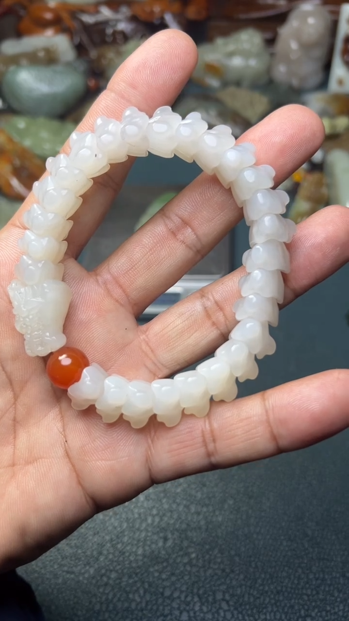 未镶嵌和田玉把件-