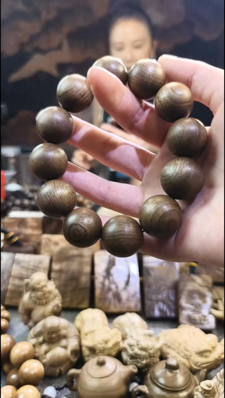 金丝  楠1.8阴沉绿素圈