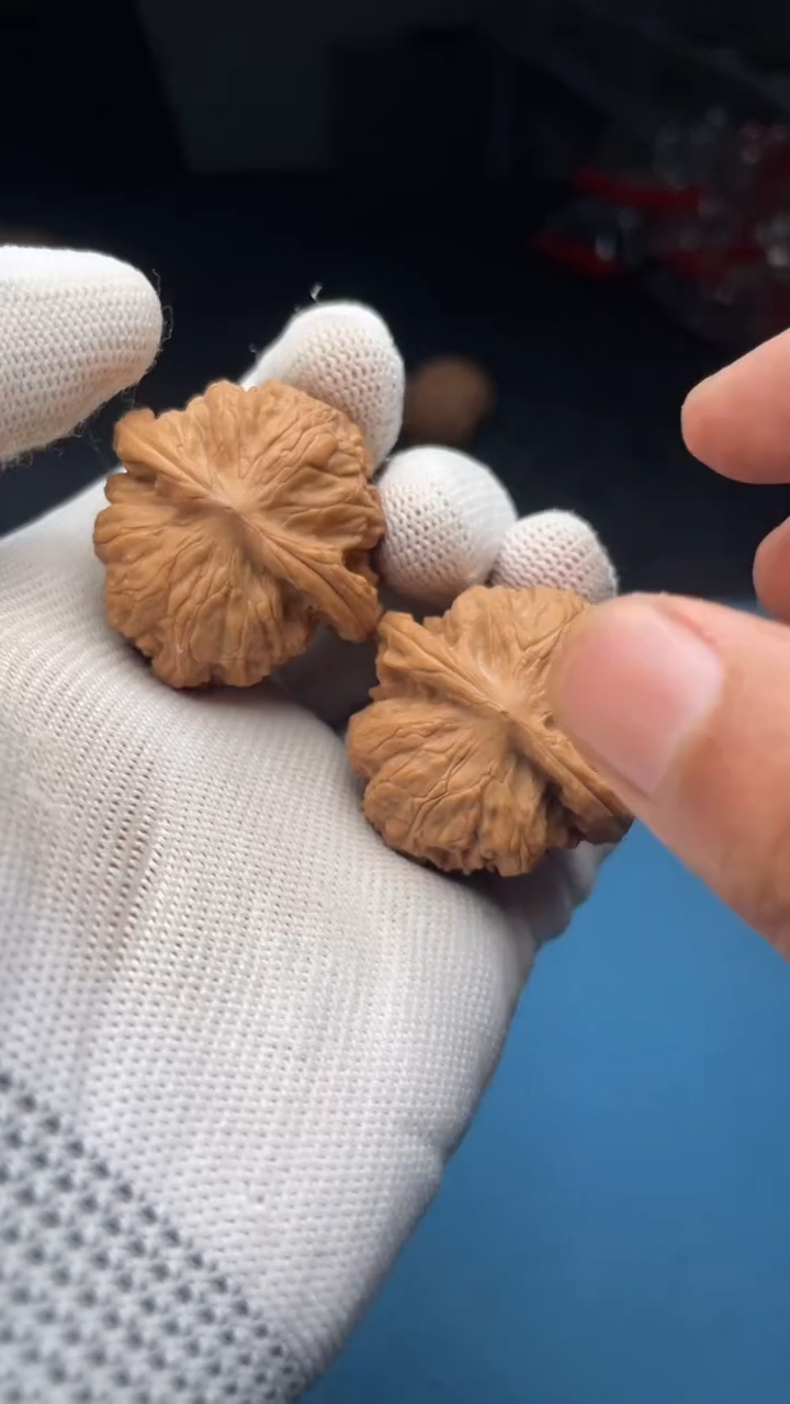 桃核把件a138  野狼  37尺