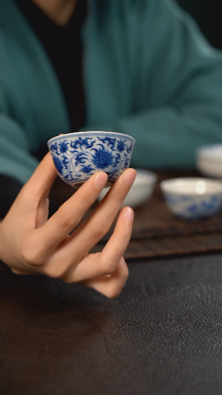 【闪购商品】杯聚澜堂缠枝菊小鸡缸杯