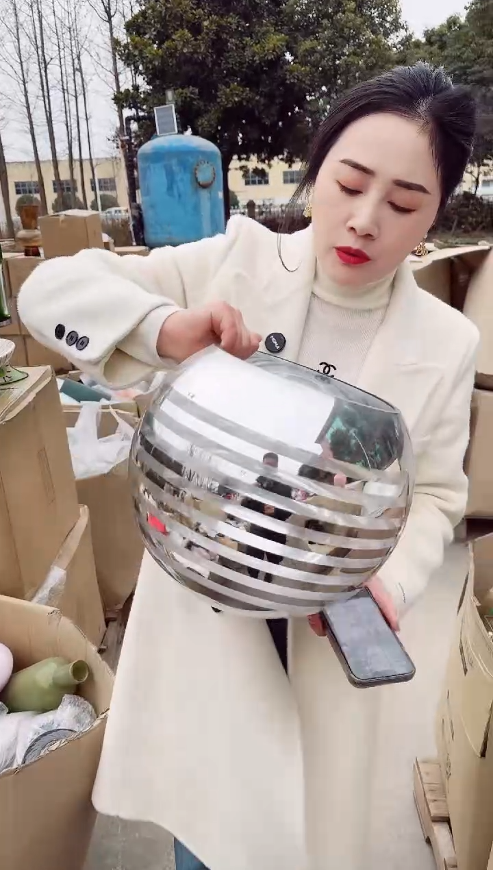 【闪购商品】玻璃安琪微瑕花瓶--VXQ9Y