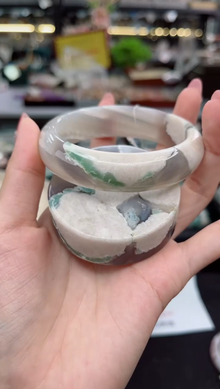 【闪购商品】石英质玉手镯未镶嵌59圈口（赠品镯心）3554717