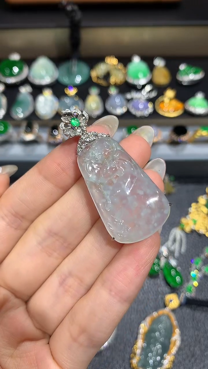 【闪购商品】翡翠吊坠(不含链)18K金镶嵌5团购