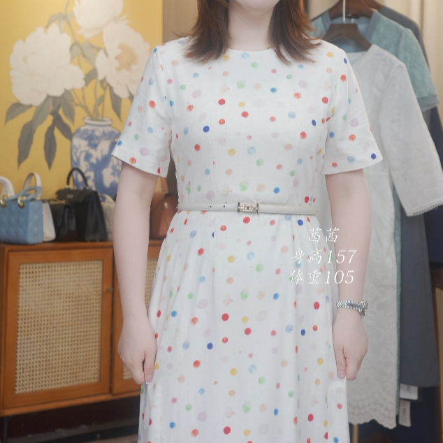 彩色波点收腰圆领A字裙2025夏季新款短袖白色气质温柔知性连衣裙
