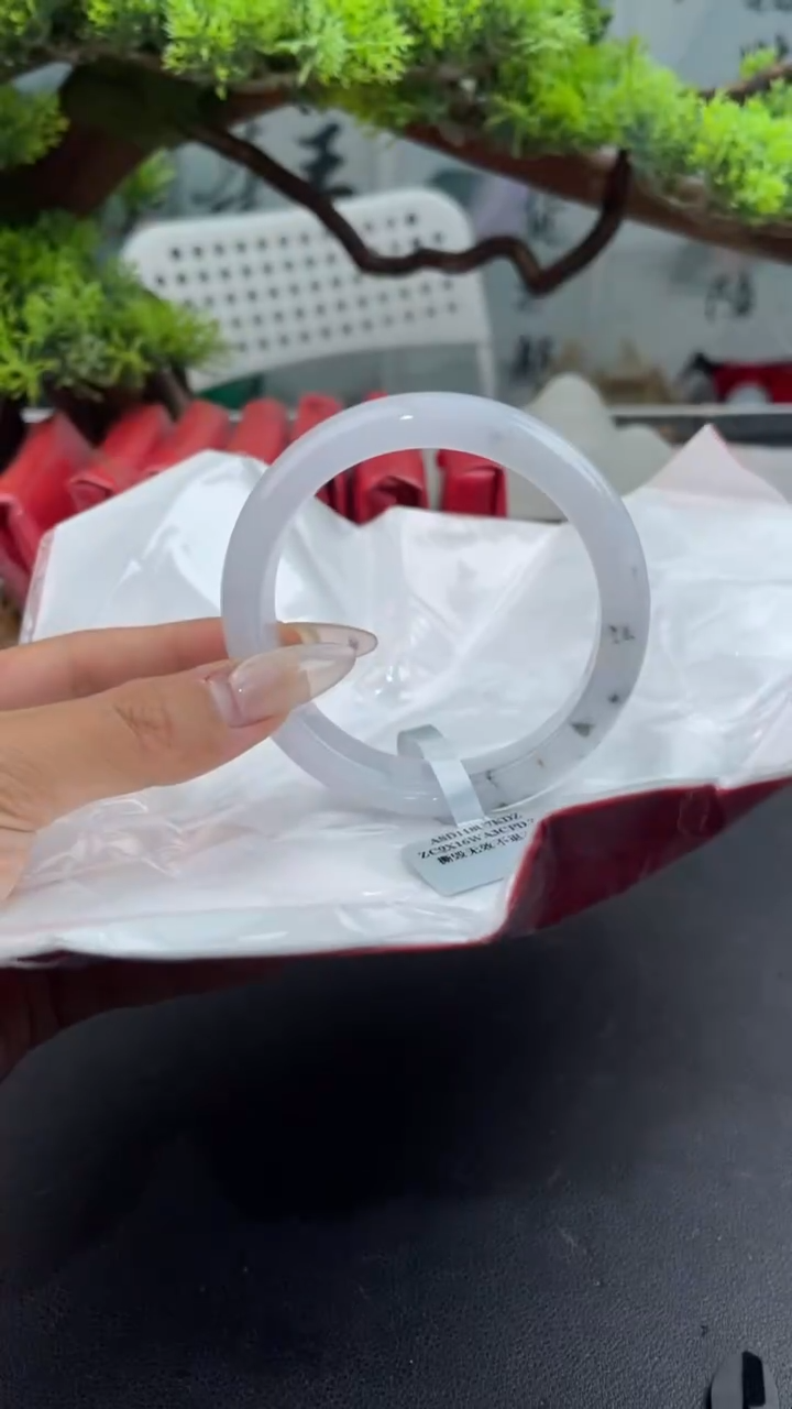 【闪购商品】翡翠手镯未镶嵌4翡翠手镯（微瑕）