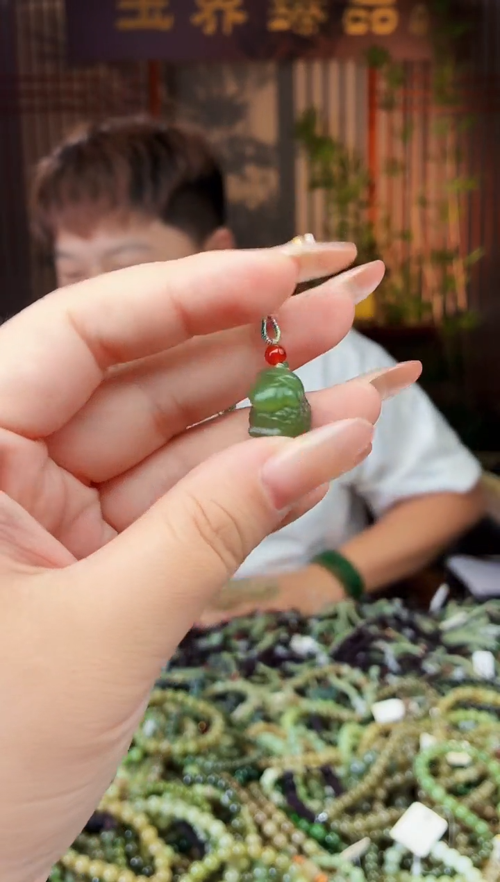 和田玉未镶嵌颈饰拍一发一