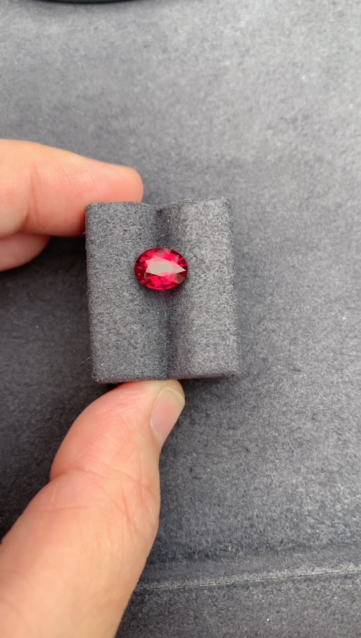 未镶嵌珠宝半成品碧玺1.8ct卢比莱 BE 定制