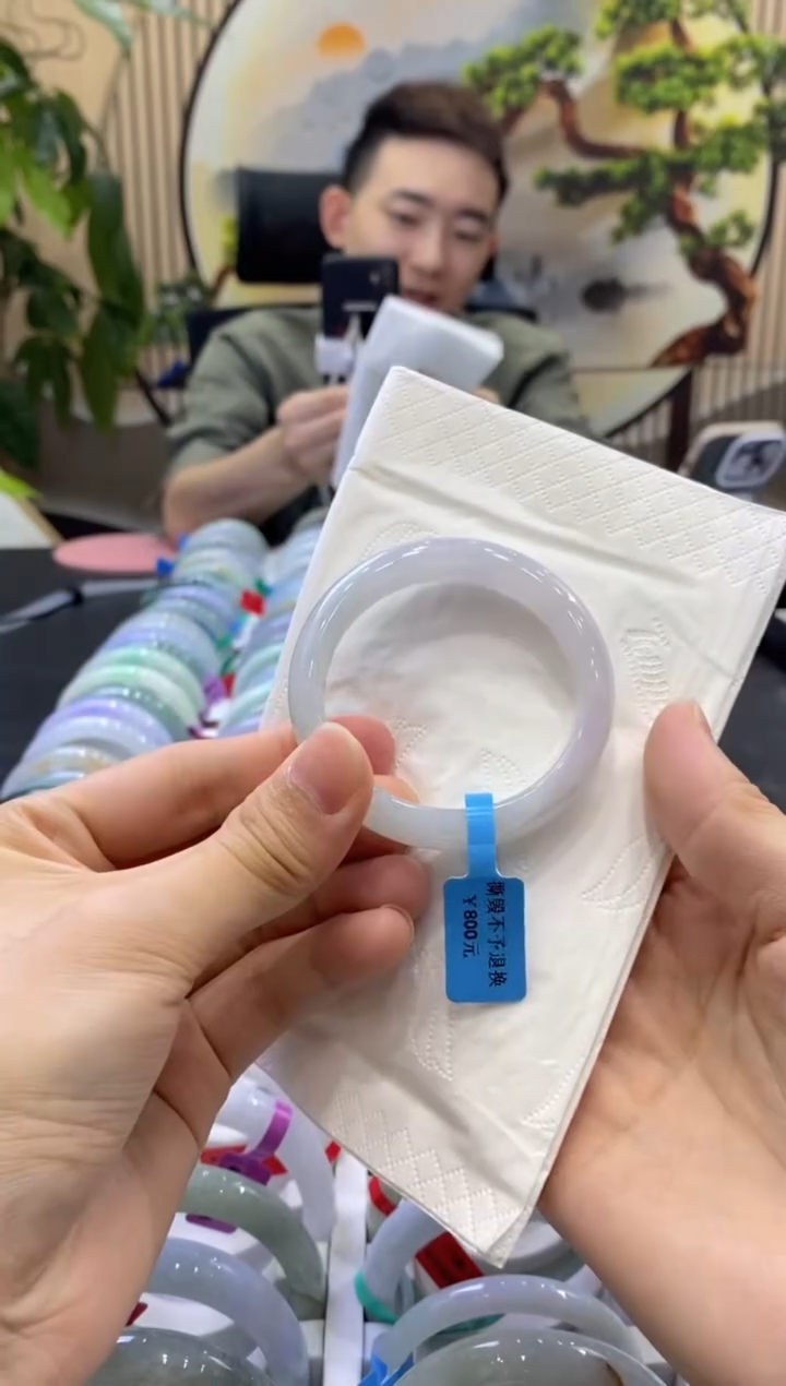 翡翠手镯未镶嵌514