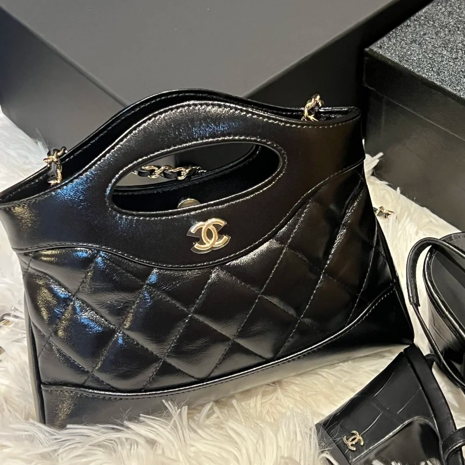 99新 Chanel/香奈儿 小花攀攀31Bag Nano 横版 20.5cm 黑色 皮革S