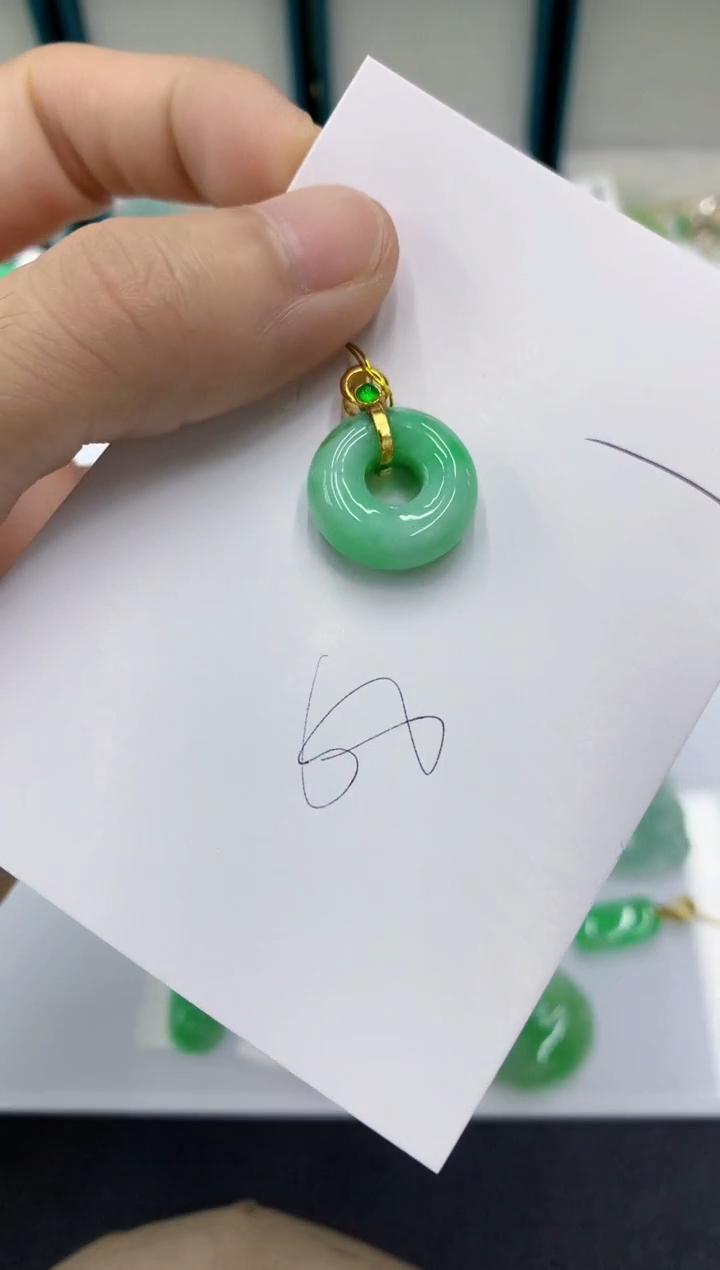 颈饰未镶嵌翡翠翡翠