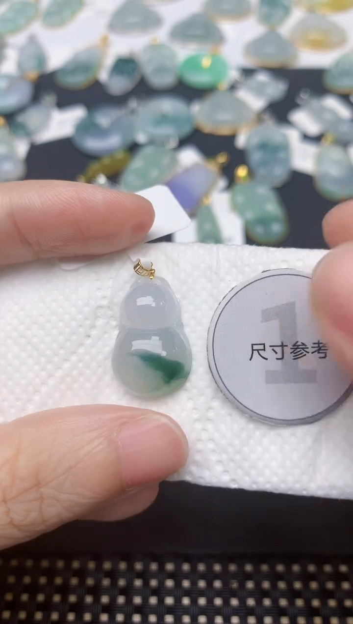 翡翠18K金镶嵌颈饰天然缅甸A货翡翠