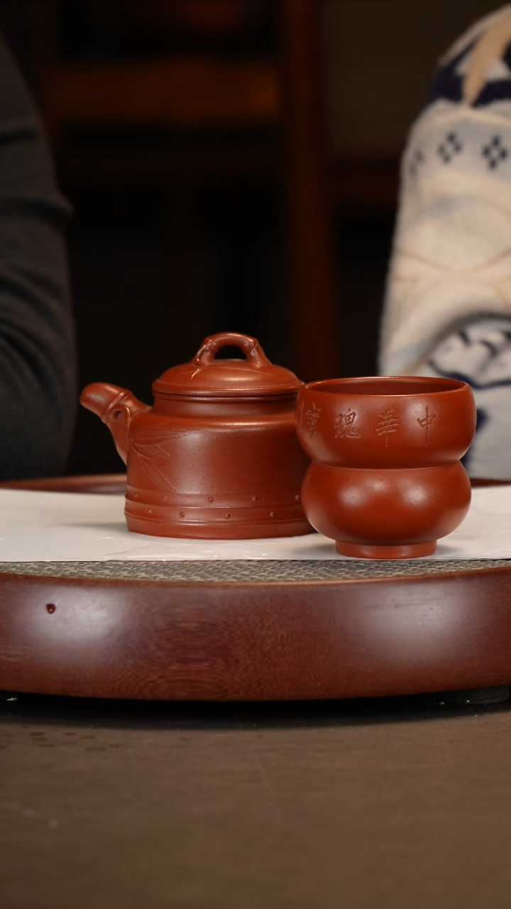 【闪购商品】紫砂茶壶天香竹鼎+两罐茶叶+红梅画