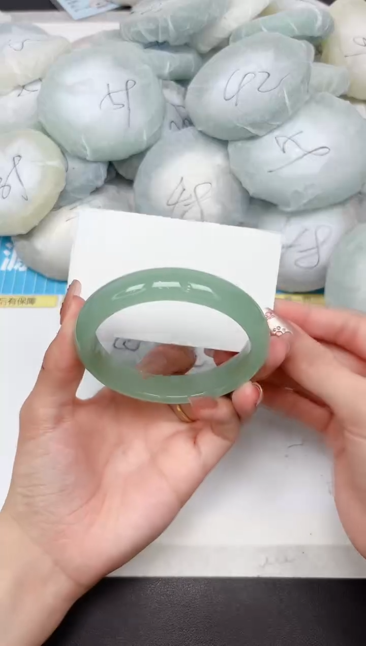 石英质玉手镯未镶嵌102-61.3