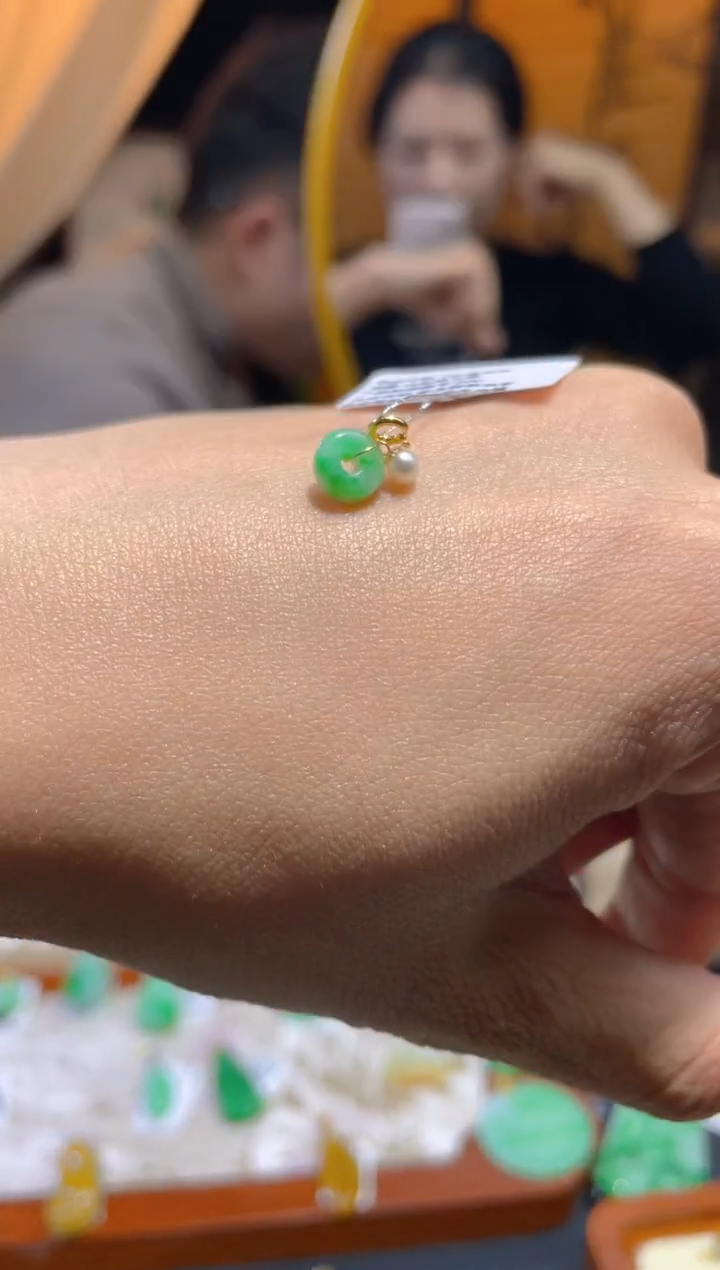 【闪购商品】翡翠颈饰18K金镶嵌假一赔三