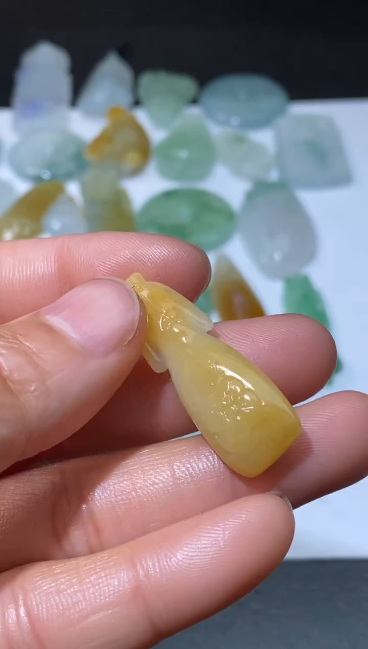 【闪购商品】定制翡翠未镶嵌翡翠毛货~