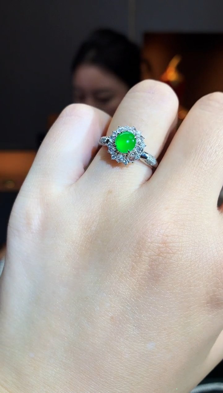 【闪购商品】翡翠吊坠(不含链)18K金镶嵌蛋面戒指