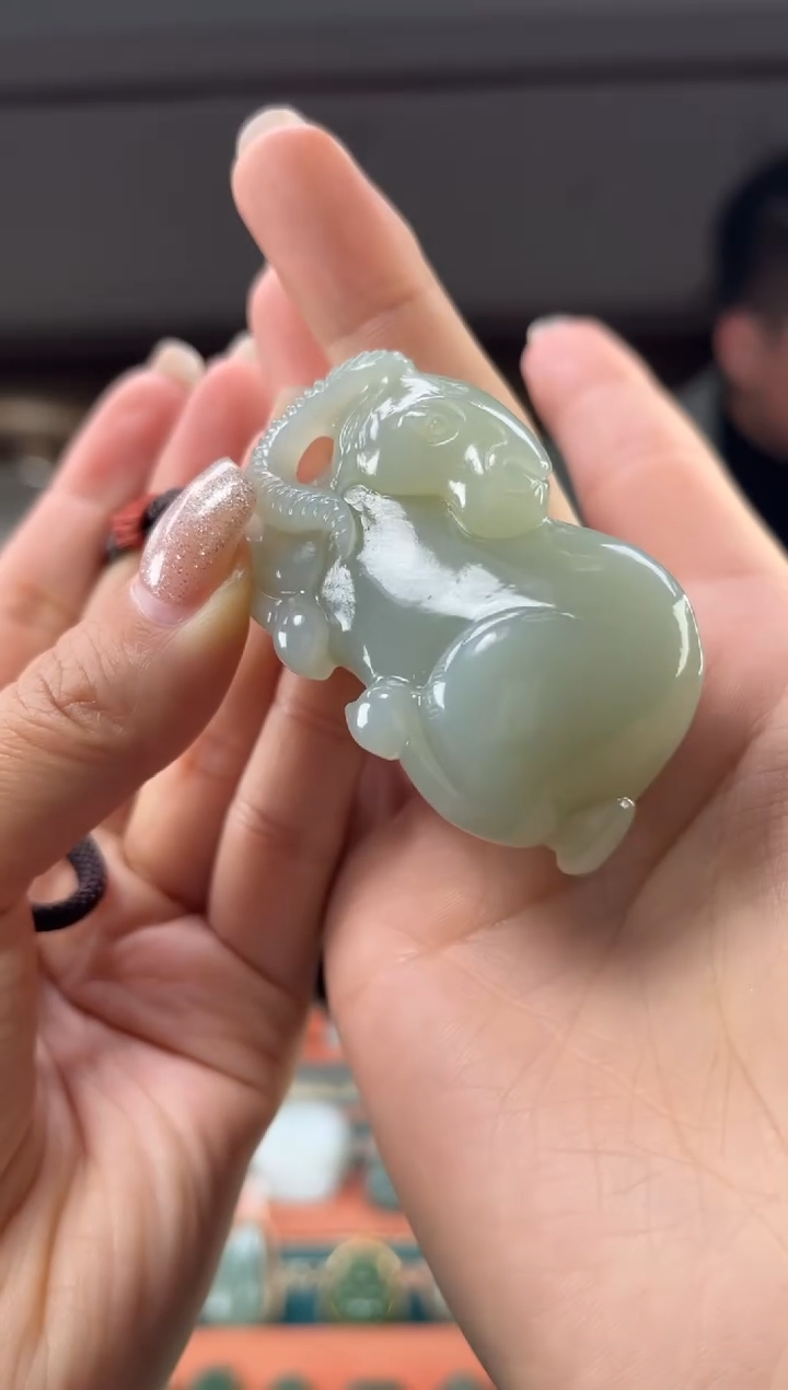 颈饰未镶嵌和田玉佩佩