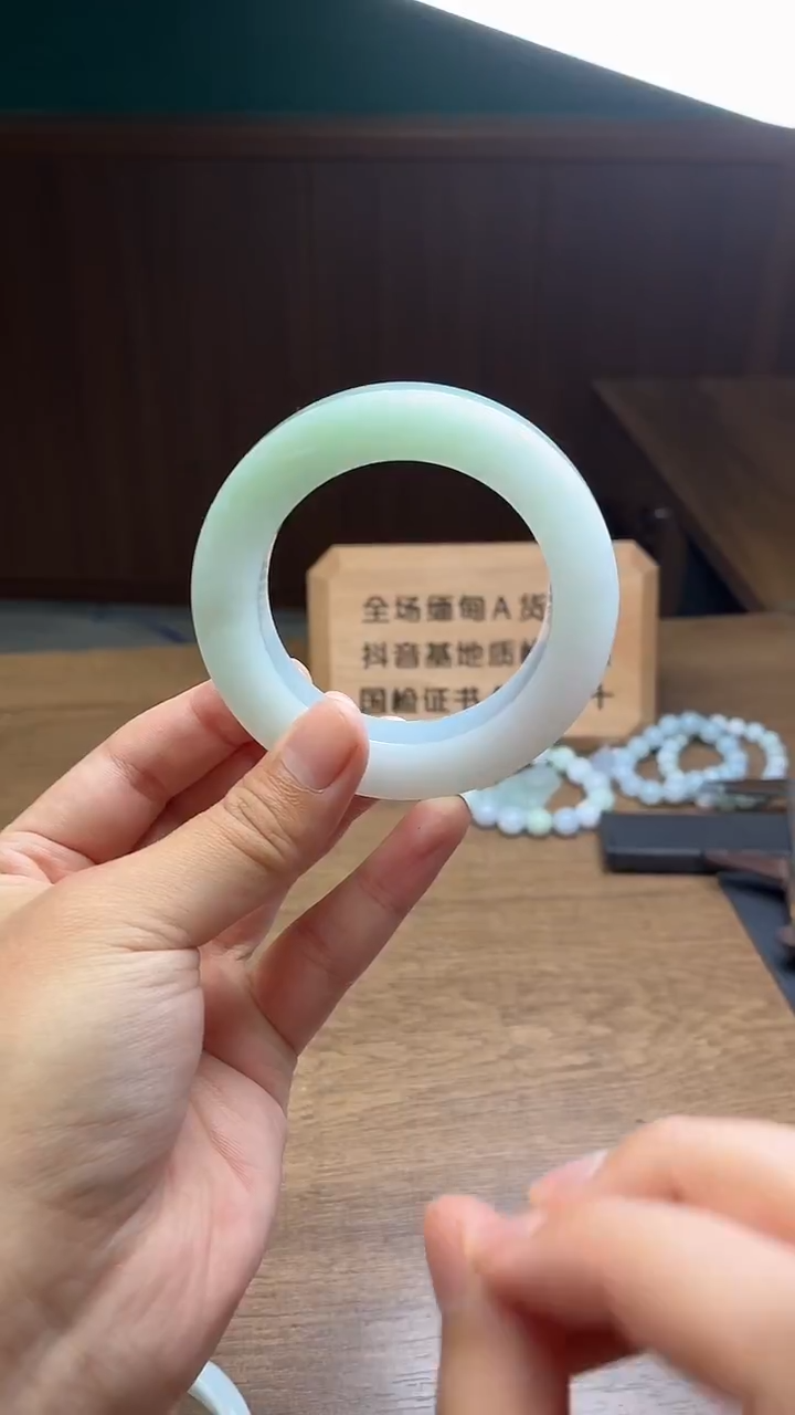 未镶嵌手镯定制翡翠定制