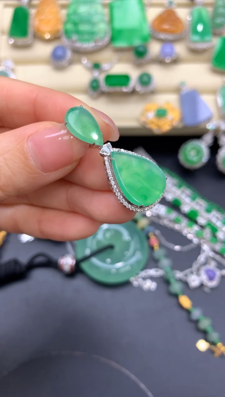 【闪购商品】翡翠颈饰18K金镶嵌685-中国好珍宝