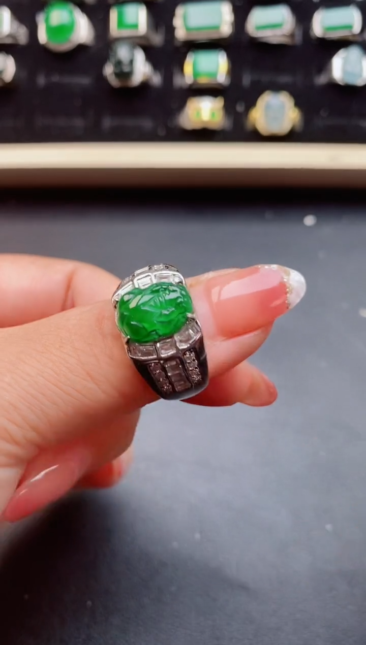 【闪购商品】翡翠戒指银S925镶嵌8500