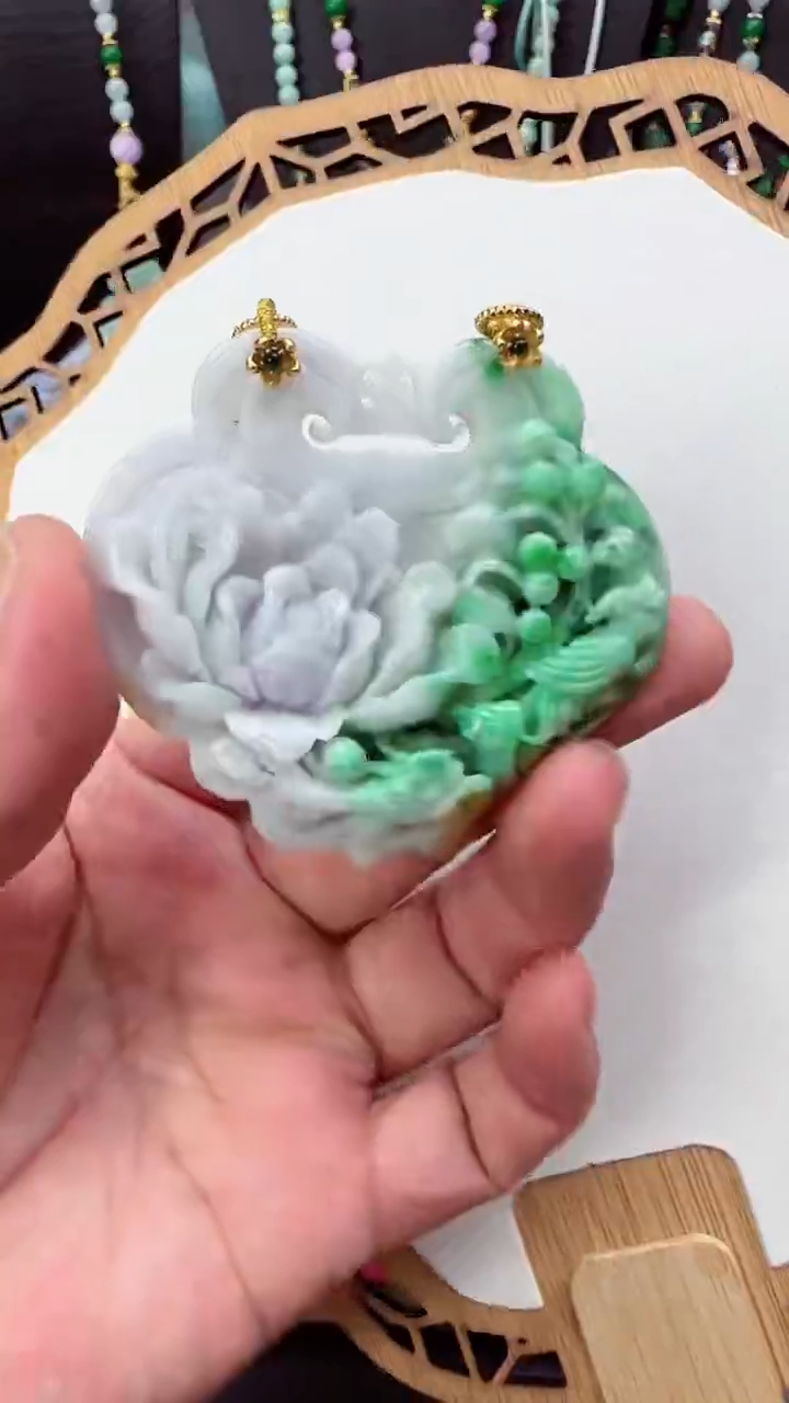 颈饰未镶嵌翡翠吊坠
