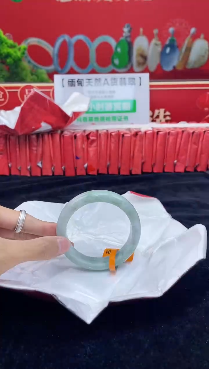 【闪购商品】翡翠手镯未镶嵌手镯24