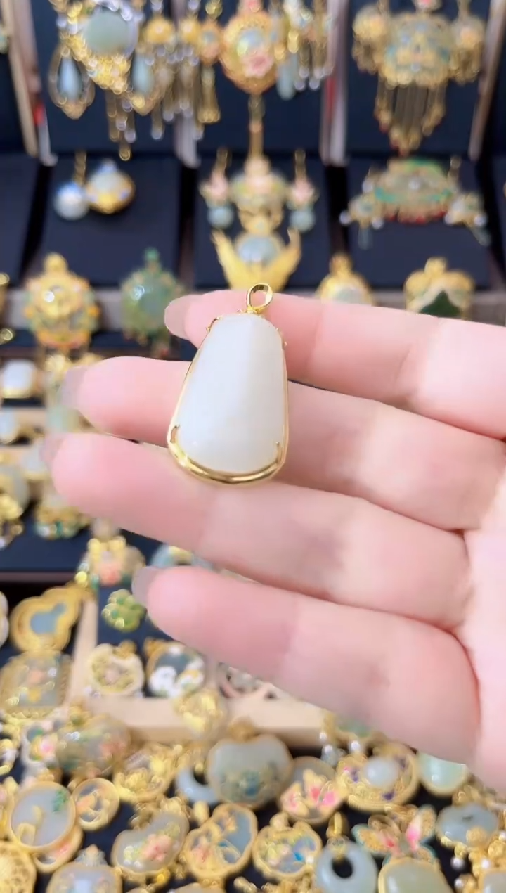 颈饰银S925镀金镶嵌和田玉无念无事牌吊坠