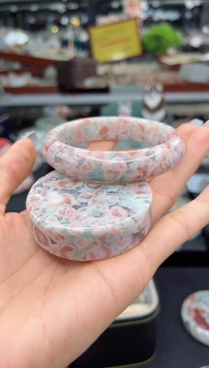 【闪购商品】石英质玉手镯未镶嵌58圈口（赠品镯心）6S8122