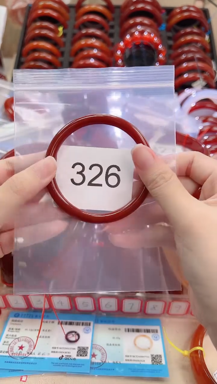 手镯玛瑙/玉髓未镶嵌58圈口*B326