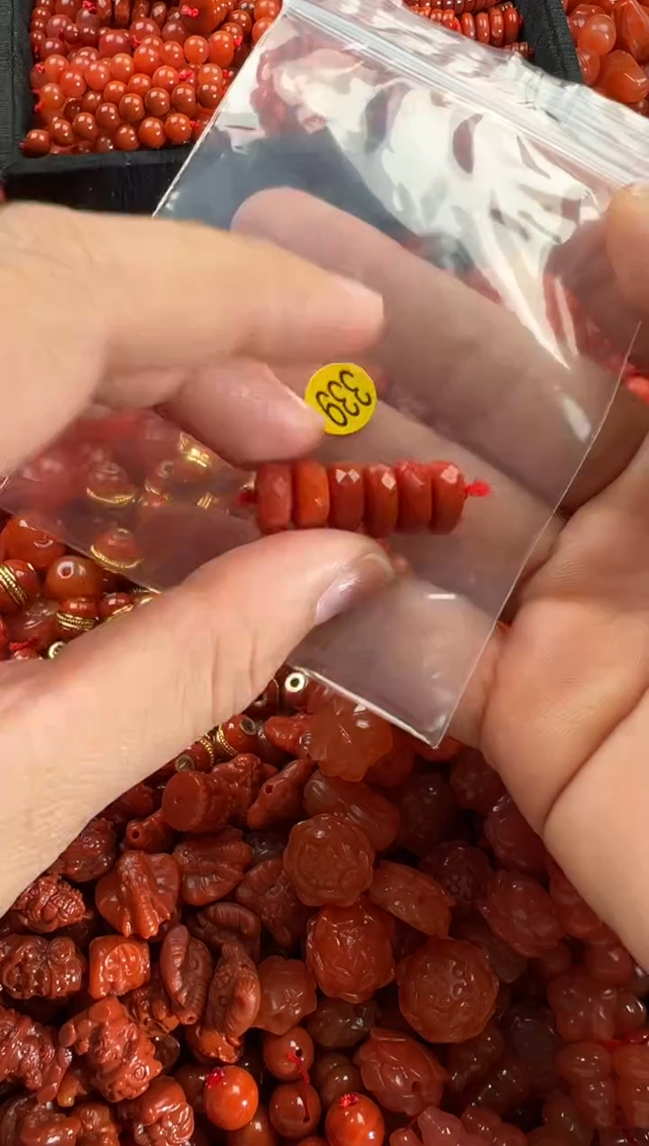 【闪购商品】南红玛瑙颈饰未镶嵌1