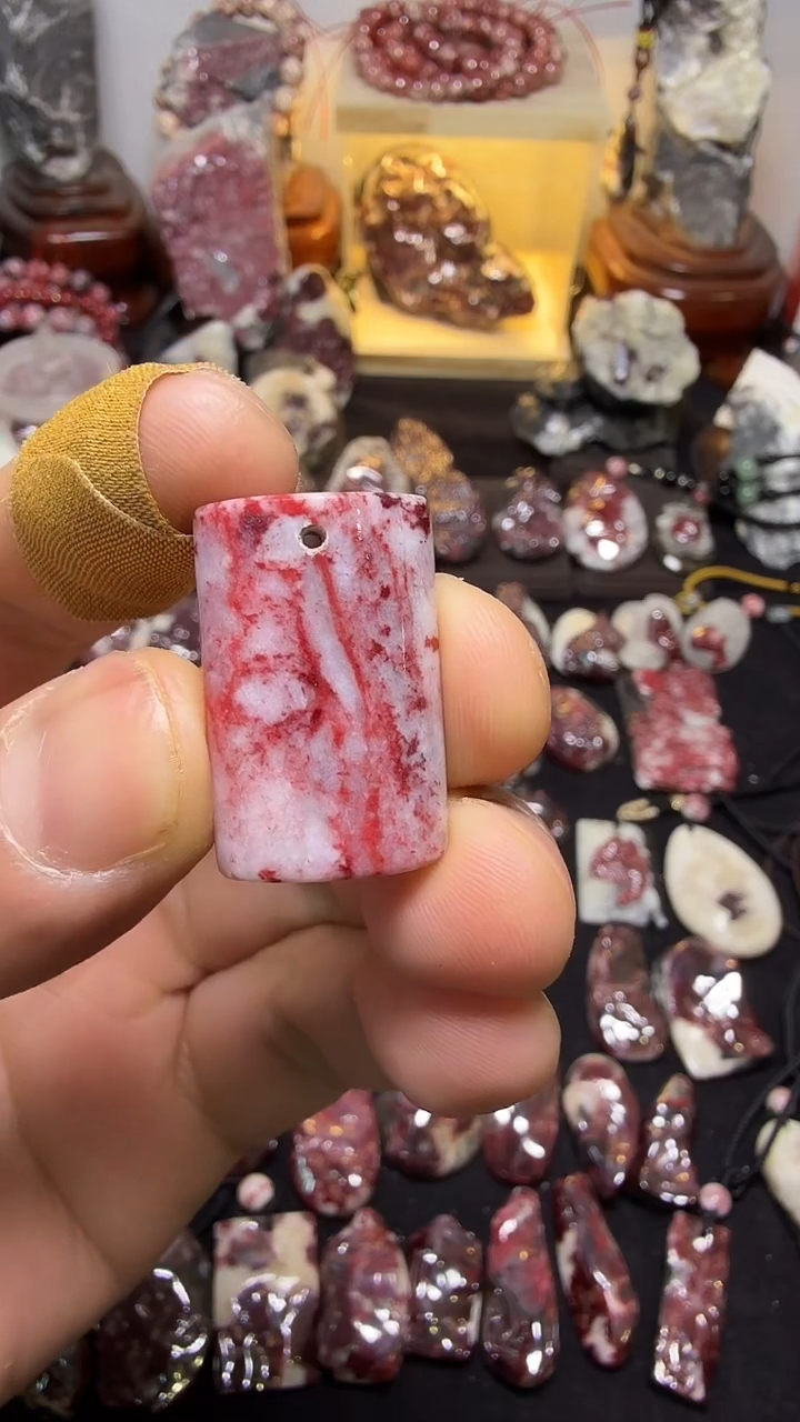 天然辰砂大晶砂随行吊坠