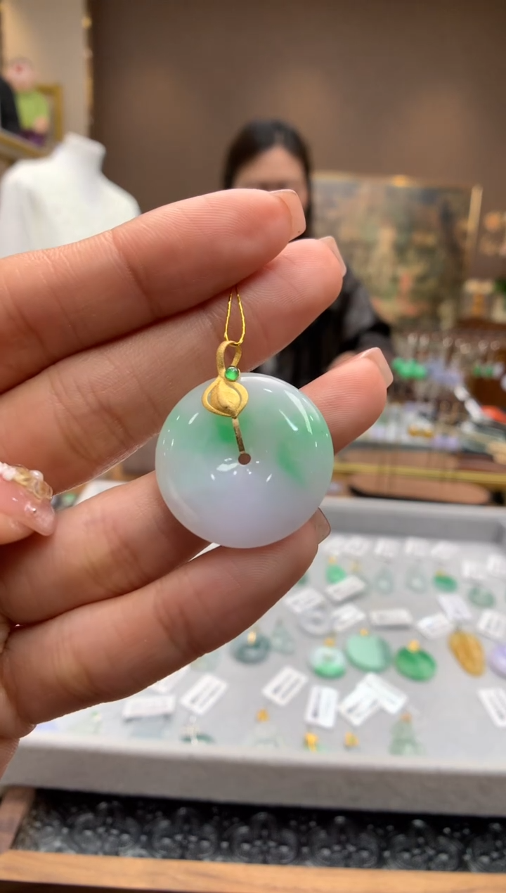 【闪购商品】翡翠颈饰18K金镶嵌平安扣