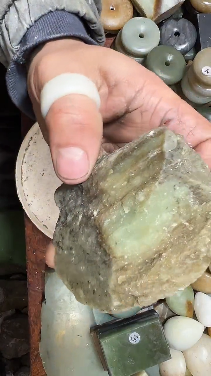 未镶嵌和田玉珠宝半成品1