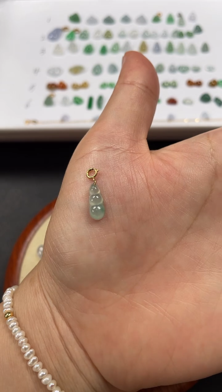 吊坠(不含链)18K金镶嵌翡翠一个JK697