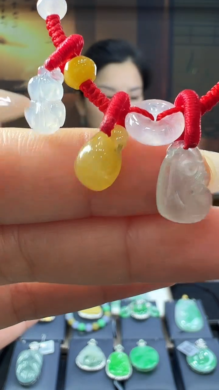 未镶嵌挂件翡翠手绳