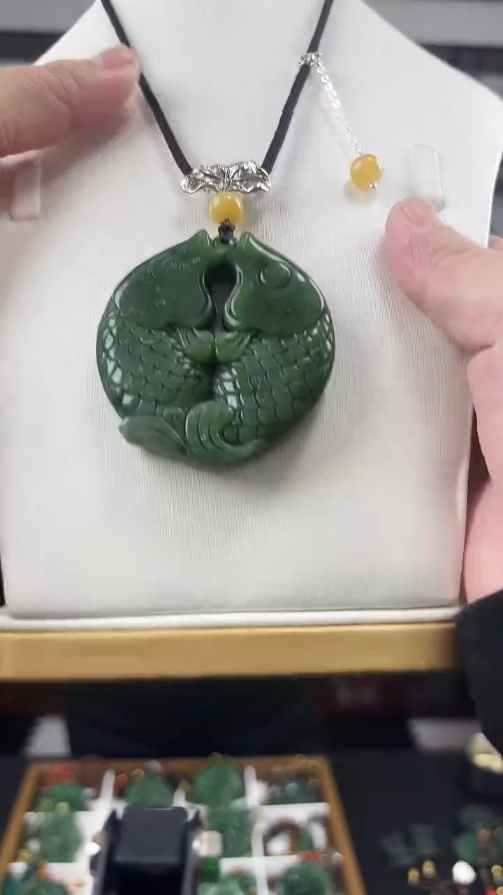颈饰未镶嵌和田玉双鱼