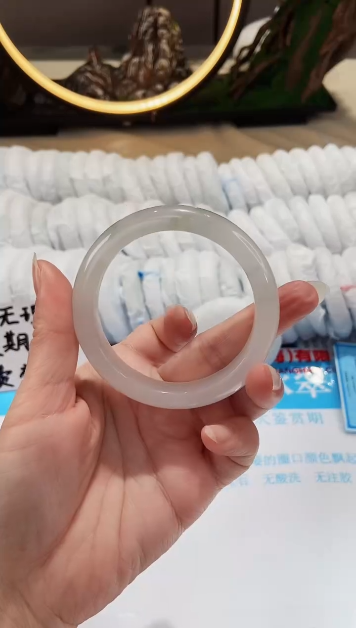 【闪购商品】石英质玉手镯合金89-56