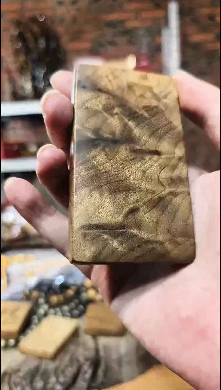 金丝楠无事牌手把件