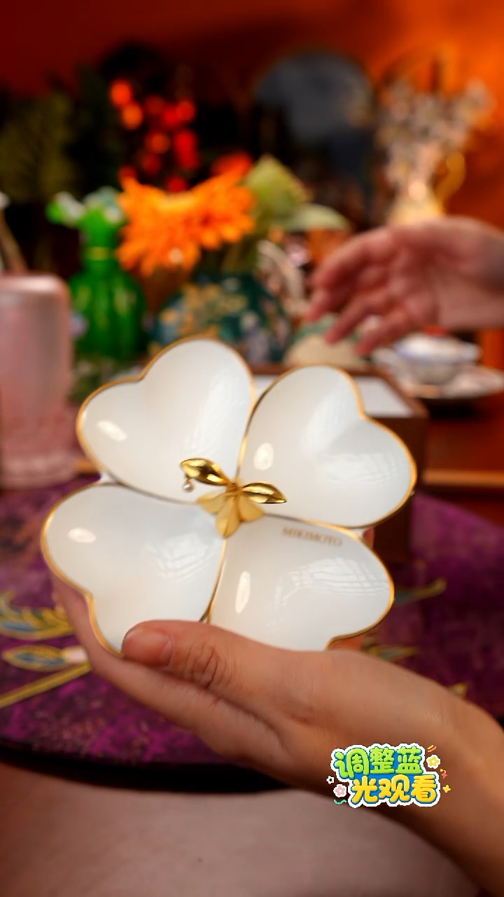 秋田清仓防漏局儿-御木本首饰收纳（微瑕金边有些氧化）