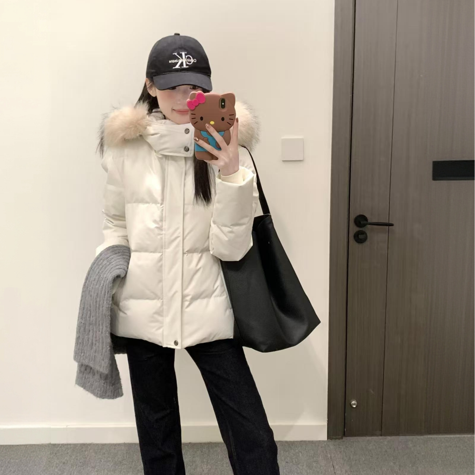 2025新款收腰毛领连帽棉服女冬季高级感白色修身保暖加厚棉衣外套