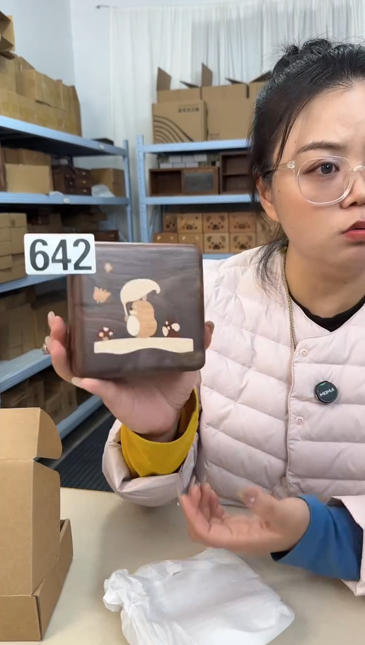 木642北美黑胡桃单层龙猫首饰盒