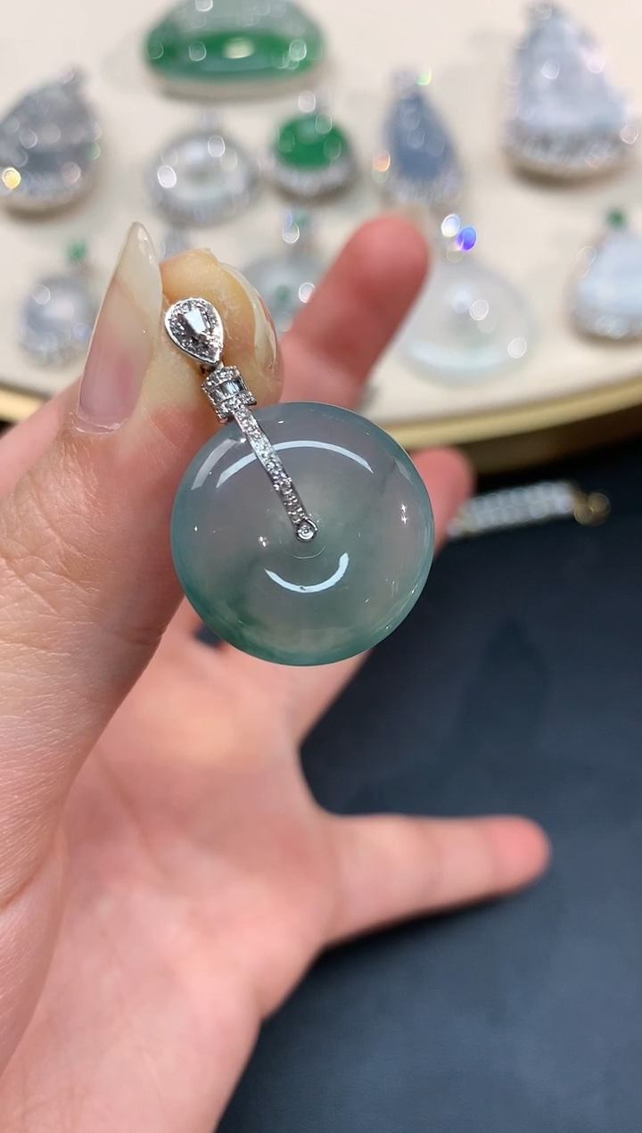 【闪购商品】翡翠吊坠(不含链)18K金镶嵌2800