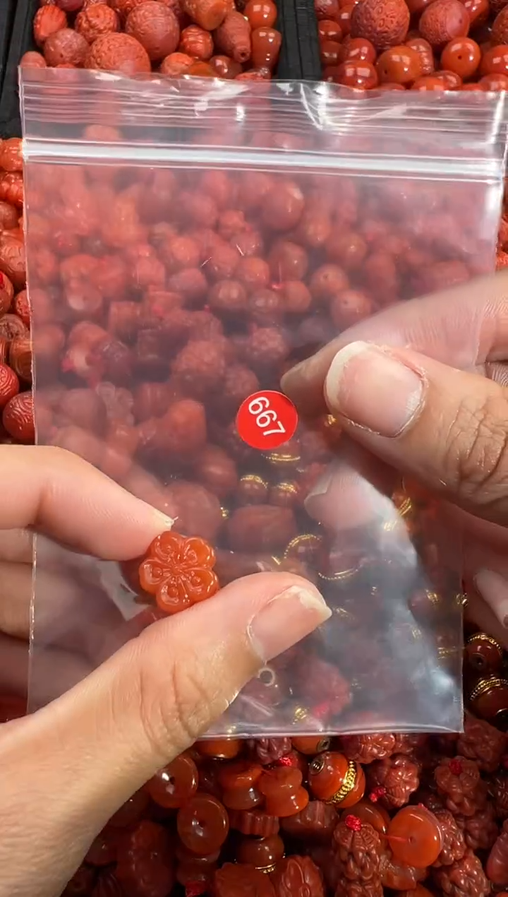 南红玛瑙未镶嵌颈饰1